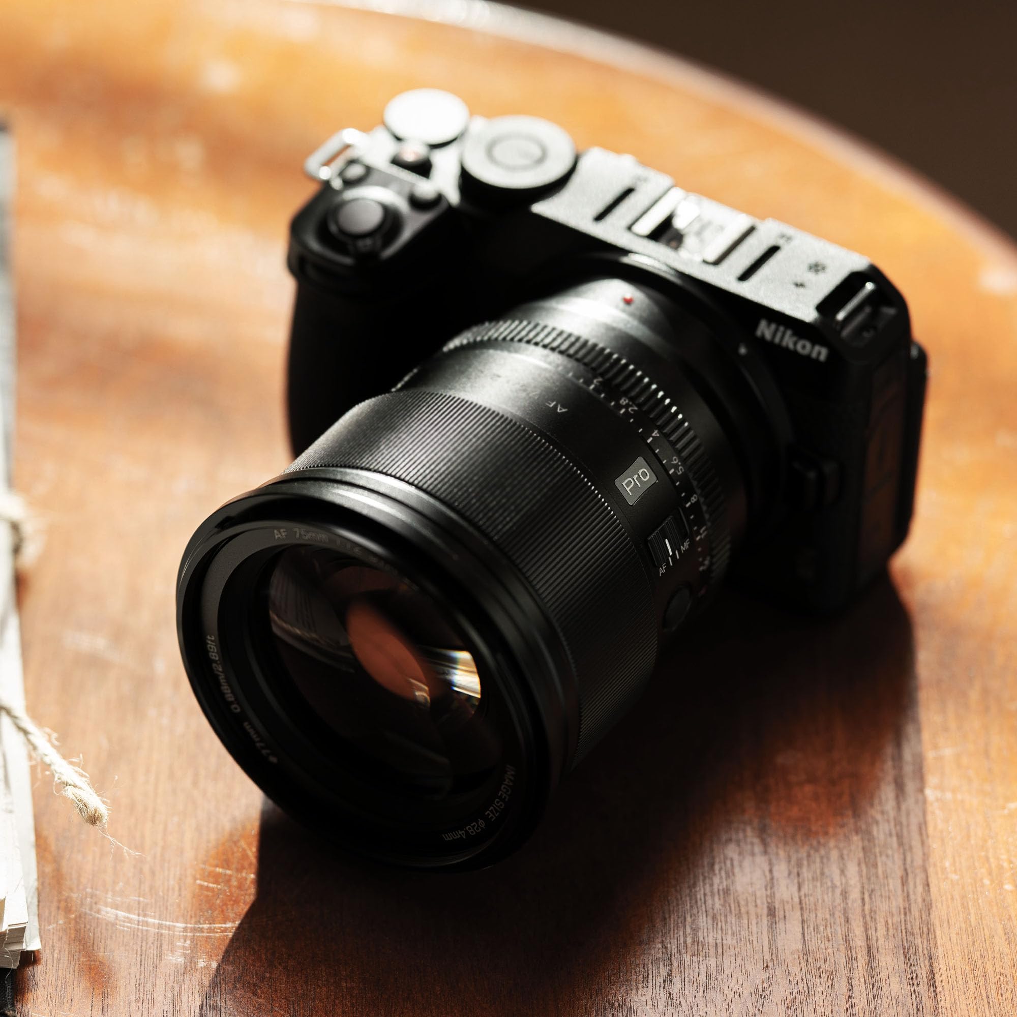 Amazon.co.jp: VILTROX 75mm F1.2Pro Zマウントオートフォーカスレンズ